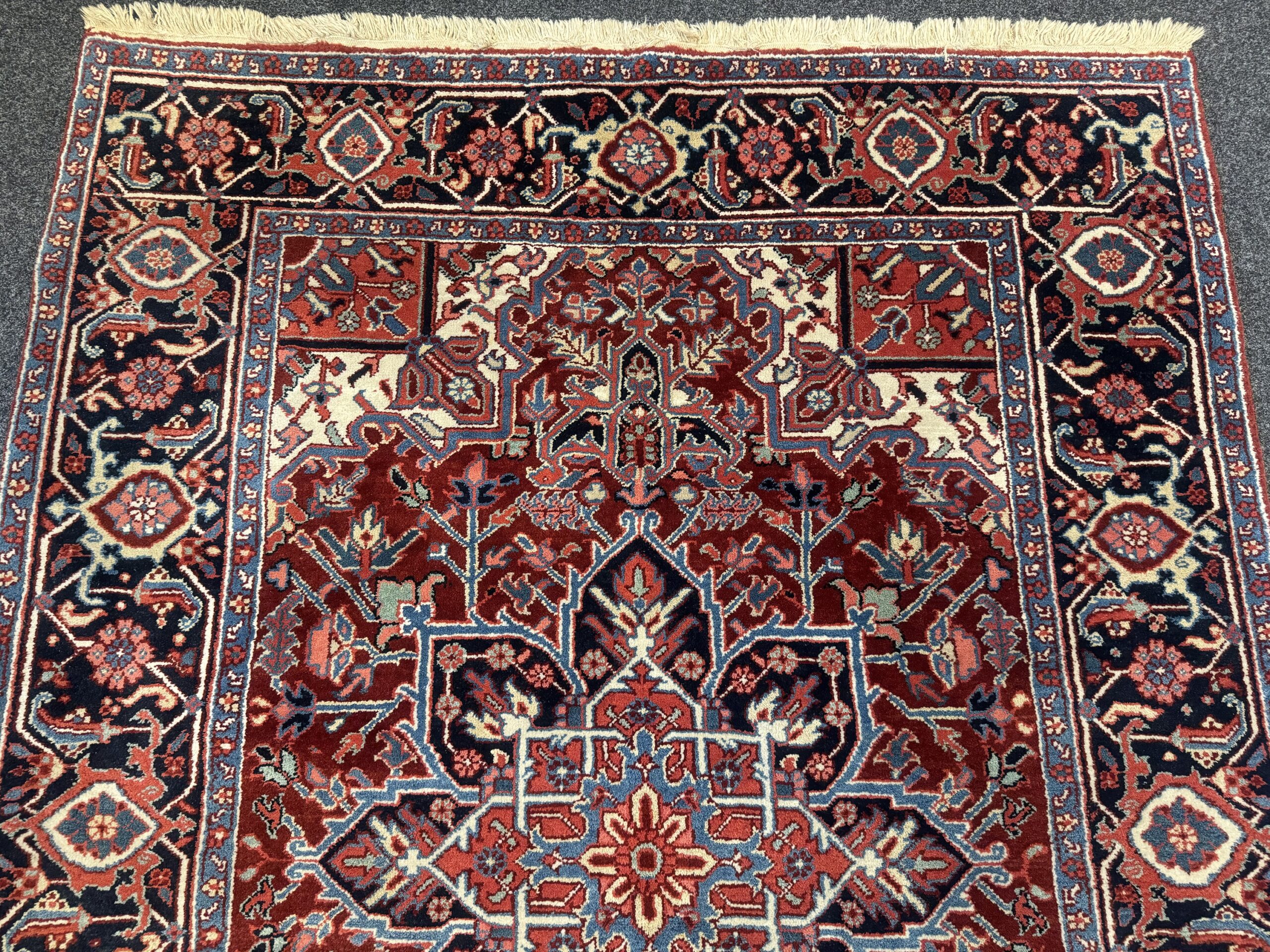 Antiker Heriz Perserteppich im seltenen Kleinformat (195x145 cm) – Bild 5