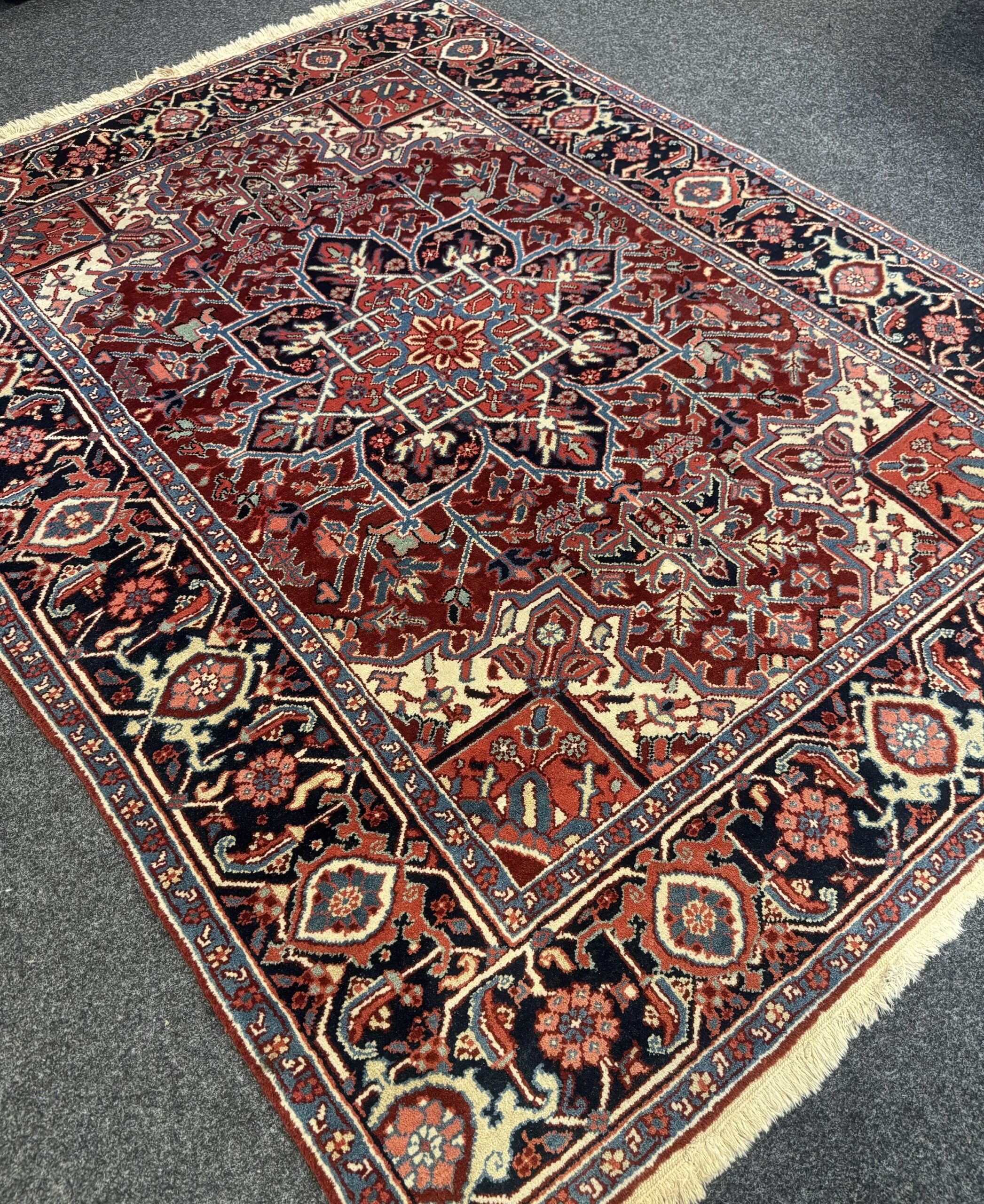 Antiker Heriz Perserteppich im seltenen Kleinformat (195x145 cm) – Bild 4