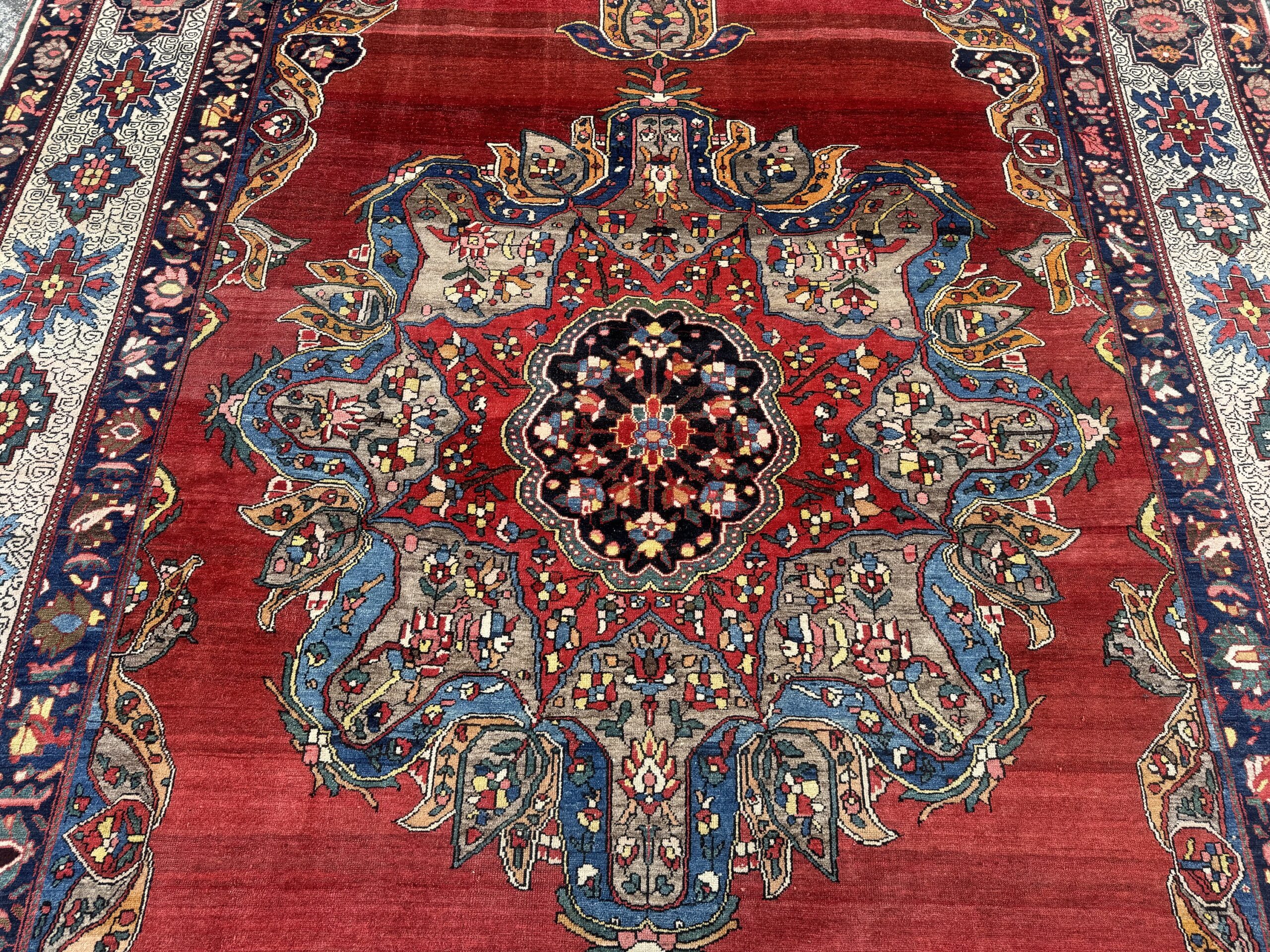 Antiker Bakhtiar Perserteppich im Palastformat (470x330cm) – Unikat mit Krapprot & Flaggen-Detail – Bild 5